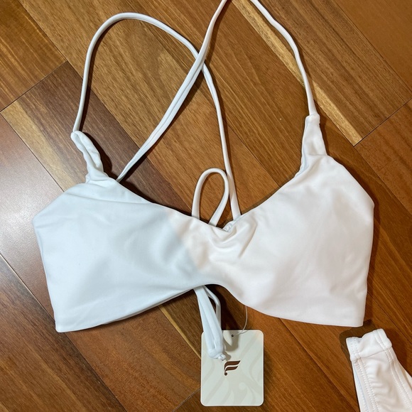Fabletics 2 piece scoop neck swim suit - Picture 5 of 6